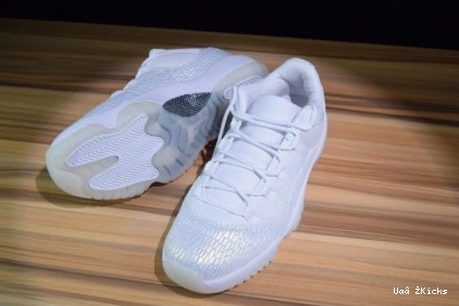 Heiress 6257 Jordan 715 White 897331- Bold Frost Low Air 11 0720